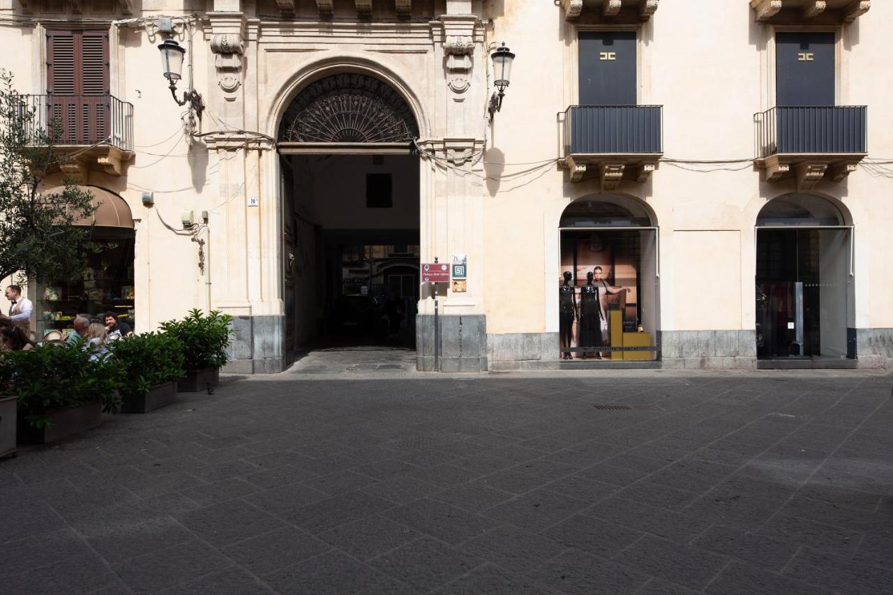 Hotel La Regina Del Duomo Catania Centro Zewnętrze zdjęcie